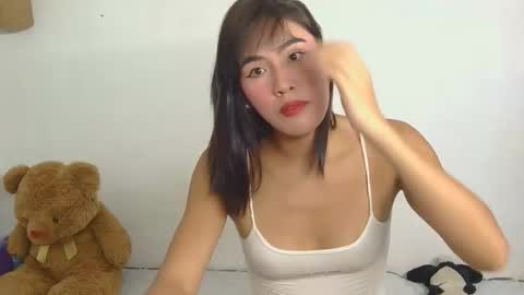 LIL LEE online show from March 1, 10:21 am