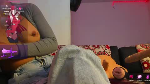 geraldinesuaan online show from April 13, 11:14 am