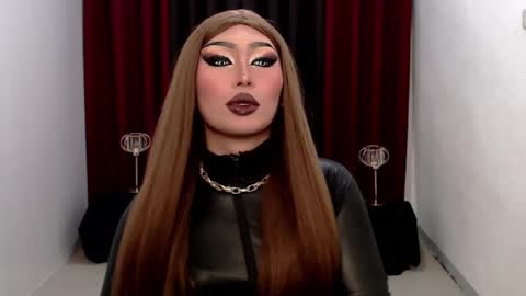 Snapshot of giaxxx01 chatting on January 12, 7:43 am Gia X online show from January 12, 7:43 am