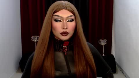 Snapshot of giaxxx01 chatting on January 22, 4:02 am Gia X online show from January 22, 4:02 am