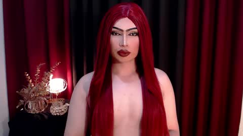 Snapshot of giaxxx01 chatting on October 12, 5:10 am Gia X online show from October 12, 5:10 am