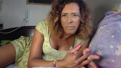 Gigi online show from February 18, 10:36 pm