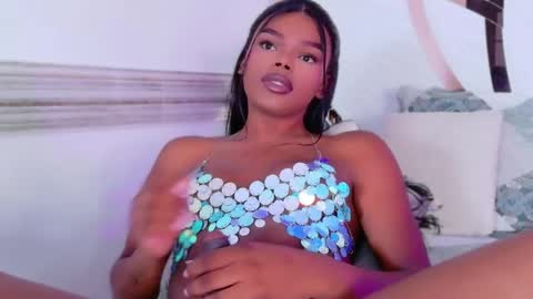 gisela_valencia online show from June 4, 2:53 pm