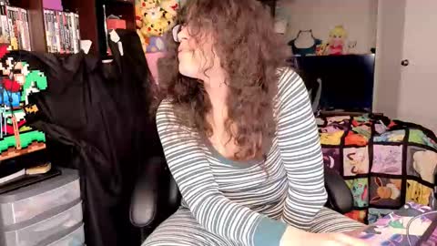 glaceon9 online show from February 12, 4:19 am