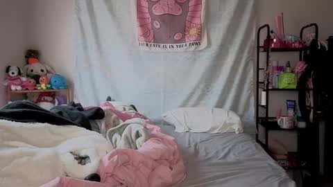 Glitch online show from January 8, 3:05 pm