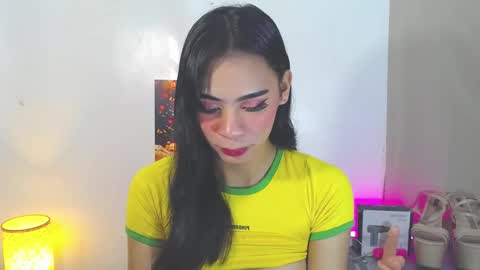 Kyla and Nian online show from December 3, 12:48 am