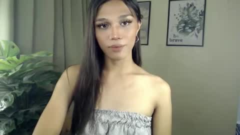 Lily is Gold online show from June 7, 12:13 pm