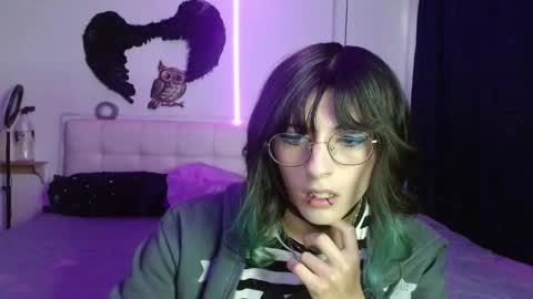 goth_minerva online show from September 22, 1:38 pm