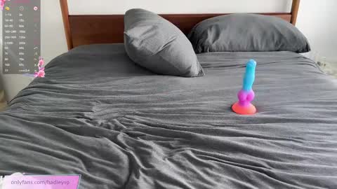 Hadley online show from October 21, 6:42 pm