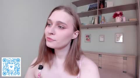 Mia online show from April 13, 8:07 am