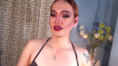 hellatarahathor online show from March 29, 1:11 pm