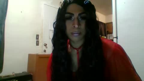 Snapshot of hihheelstranny chatting on January 18, 9:25 am hihheelstranny online show from January 18, 9:25 am