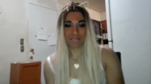 Snapshot of hihheelstranny chatting on February 14, 6:12 am hihheelstranny online show from February 14, 6:12 am