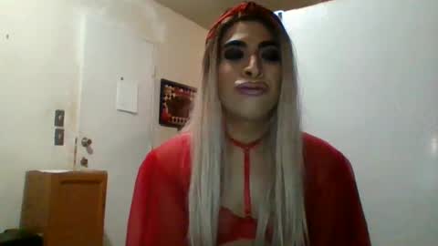 Snapshot of hihheelstranny chatting on September 13, 10:21 am hihheelstranny online show from September 13, 10:21 am