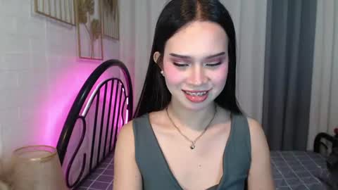hoelymolly online show from June 12, 2:54 am
