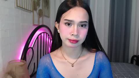 hoelymolly online show from June 24, 3:26 am