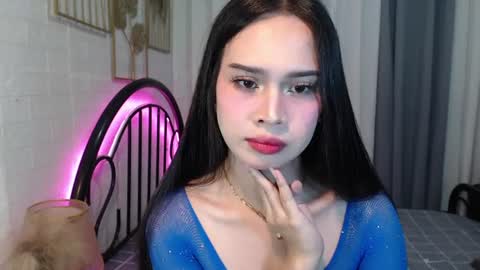 hoelymolly online show from June 25, 3:26 am