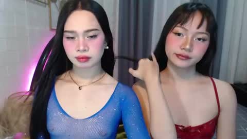 hoelymolly online show from June 25, 7:29 pm