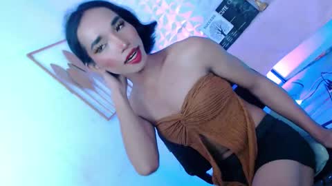 holly_fuck69xx online show from May 21, 2:57 pm