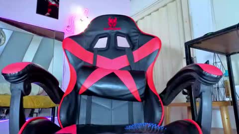 destinyk online show from February 3, 10:36 pm