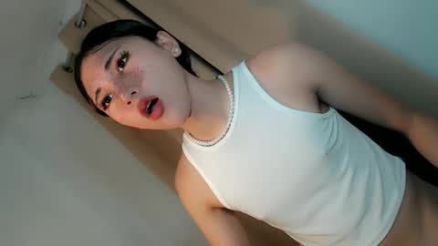 hot_little_angel18 online show from April 23, 12:29 pm