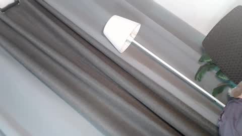 Yumi online show from April 13, 6:45 pm