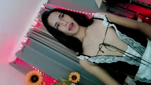 hotgirl_krisxx online show from November 30, 9:23 am