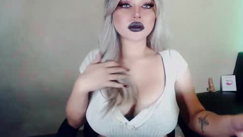 Marga Avery online show from December 11, 2:10 pm