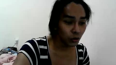 hotslenderbody online show from May 24, 7:49 am