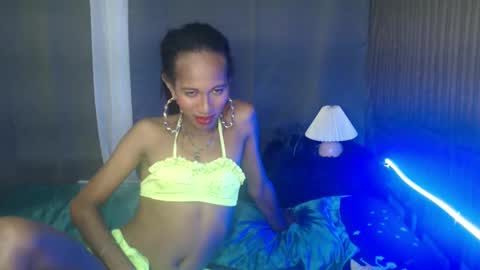 hugecock_caramel online show from March 1, 1:28 pm