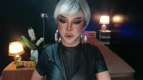 Christine online show from April 15, 9:25 am