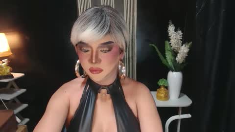 Christine online show from April 24, 2:25 am