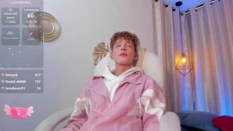 ian  online show from September 9, 2:54 am