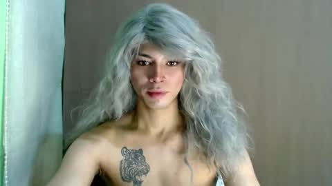 QUEEN PAT online show from December 14, 1:17 pm