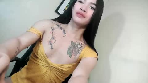 Mae online show from May 8, 7:54 pm