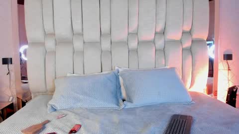 Isa  online show from April 7, 4:13 am