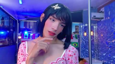 isaacnova online show from June 17, 7:59 pm