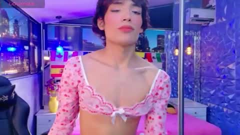 isaacnova online show from June 20, 9:40 pm