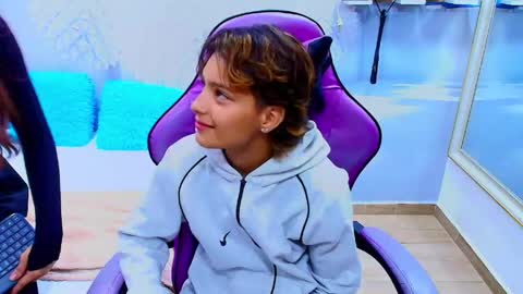 isabella_rossii online show from May 16, 7:46 pm