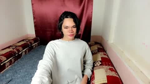 isla_flame_ online show from August 5, 7:36 am