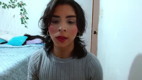 ivonne online show from April 3, 7:01 pm