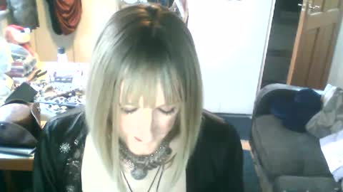 Jademinx online show from December 11, 2:21 pm