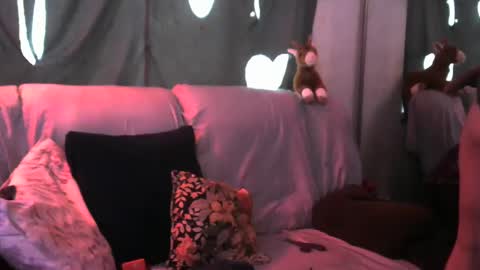 Jamie Rose Queenschild ever... online show from December 29, 12:45 pm