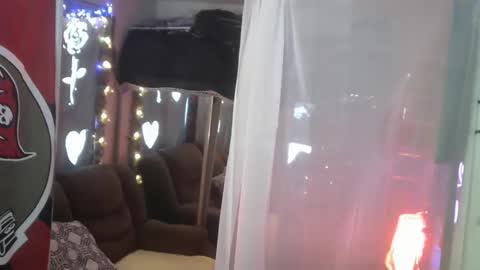 Jamie Rose Queenschild ever... online show from March 12, 7:49 pm