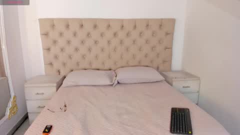 Snapshot of janneblossom chatting on October 15, 10:32 pm Janne  online show from October 15, 10:32 pm