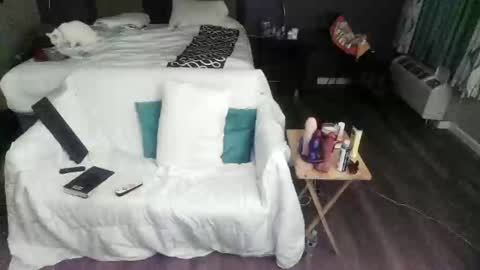 Jenna Cross online show from November 16, 10:53 pm