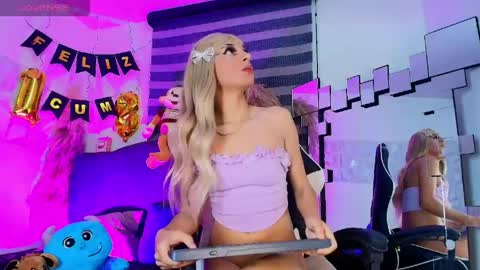 jessica_tan online show from May 24, 5:15 am