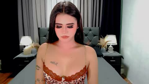julie online show from May 21, 12:39 am