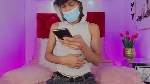 Jonas  online show from November 9, 12:50 pm