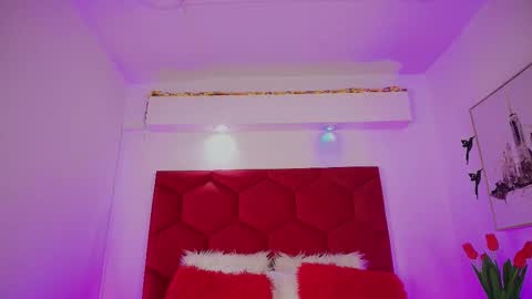 Jonas  online show from November 10, 12:50 pm